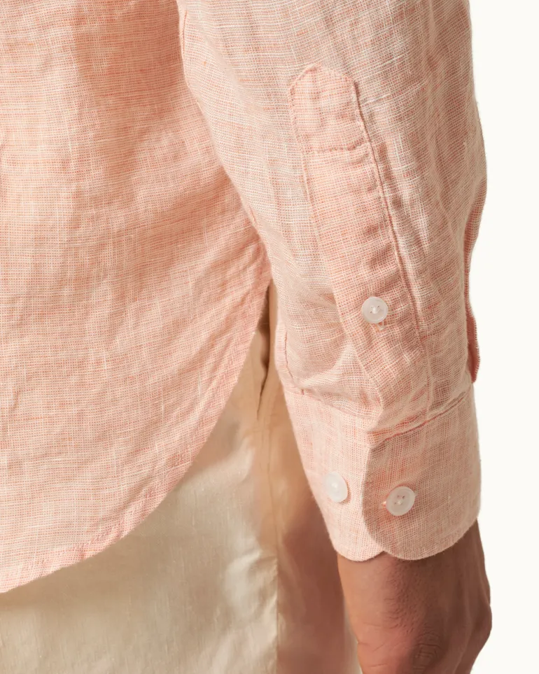Giles Linen